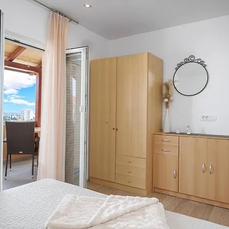 Mit Blick Auf Stadt Und Apartment