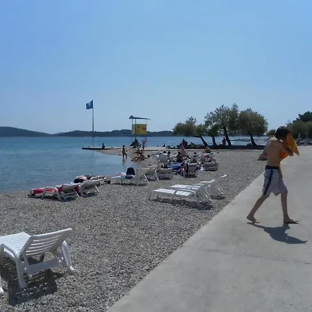 Mit Blick Auf Stadt Und Apartment Vodice