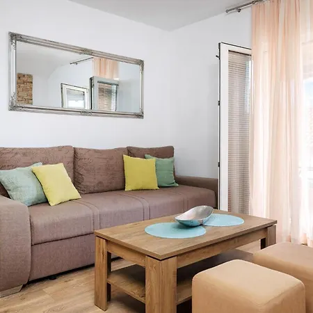 Apartment Mit Blick Auf Stadt Und